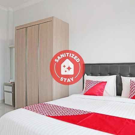 Hotel Oyo 1649 Grya Lavinsa Padang  Esterno foto