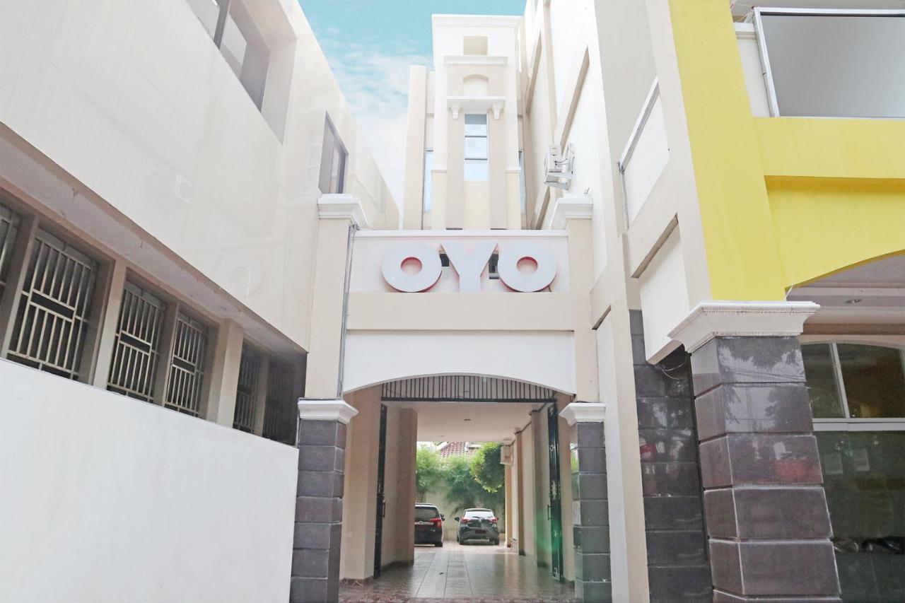 Hotel Oyo 1649 Grya Lavinsa Padang  Esterno foto
