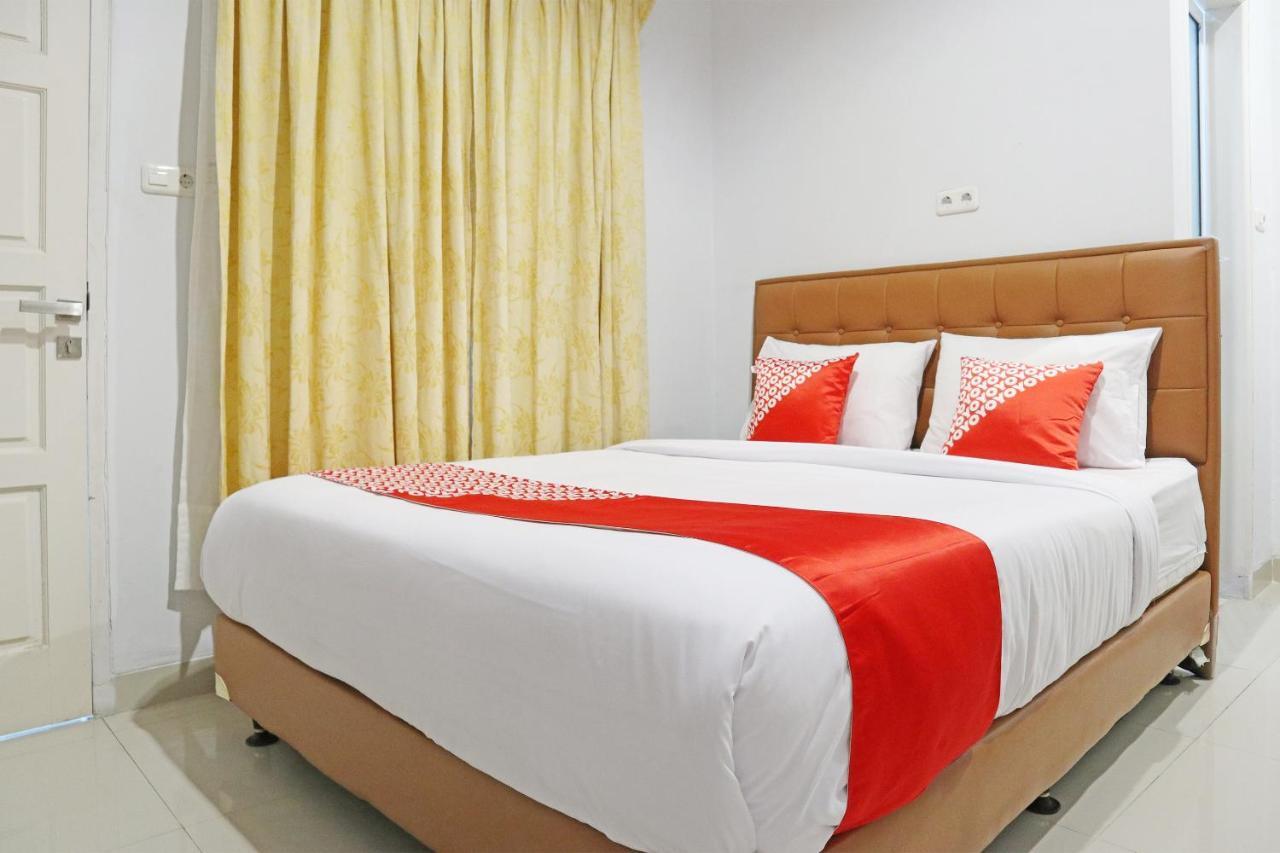 Hotel Oyo 1649 Grya Lavinsa Padang  Esterno foto