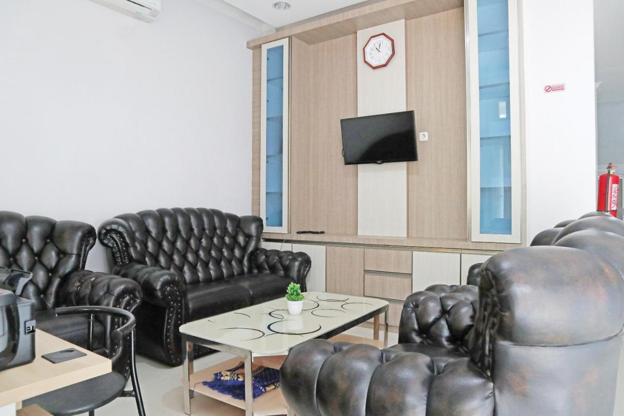 Hotel Oyo 1649 Grya Lavinsa Padang  Esterno foto